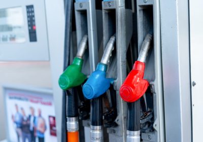 Prezzi Carburanti: Leggero Calo di Benzina e Diesel sulla Rete Ordinaria