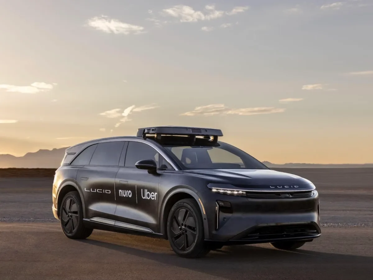 Nuro ottiene il permesso per testare veicoli senza conducente in vista del lancio del servizio robotaxi di Uber