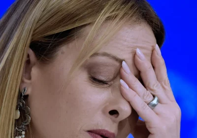 Giorgia Meloni: Perché è Sempre più Attaccata sui Social e Aggiornamenti sulla Legge contro i Deepfake in Italia