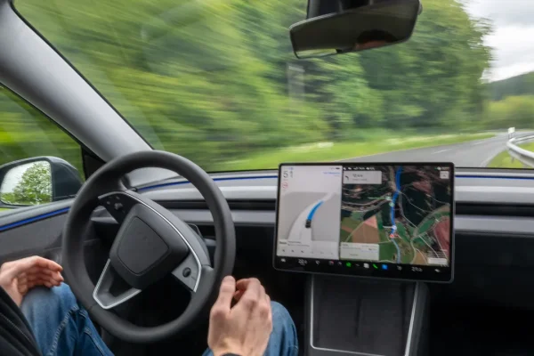 Tesla e la Guida Autonoma: La Rivoluzione in Europa e l’Arrivo in Italia!