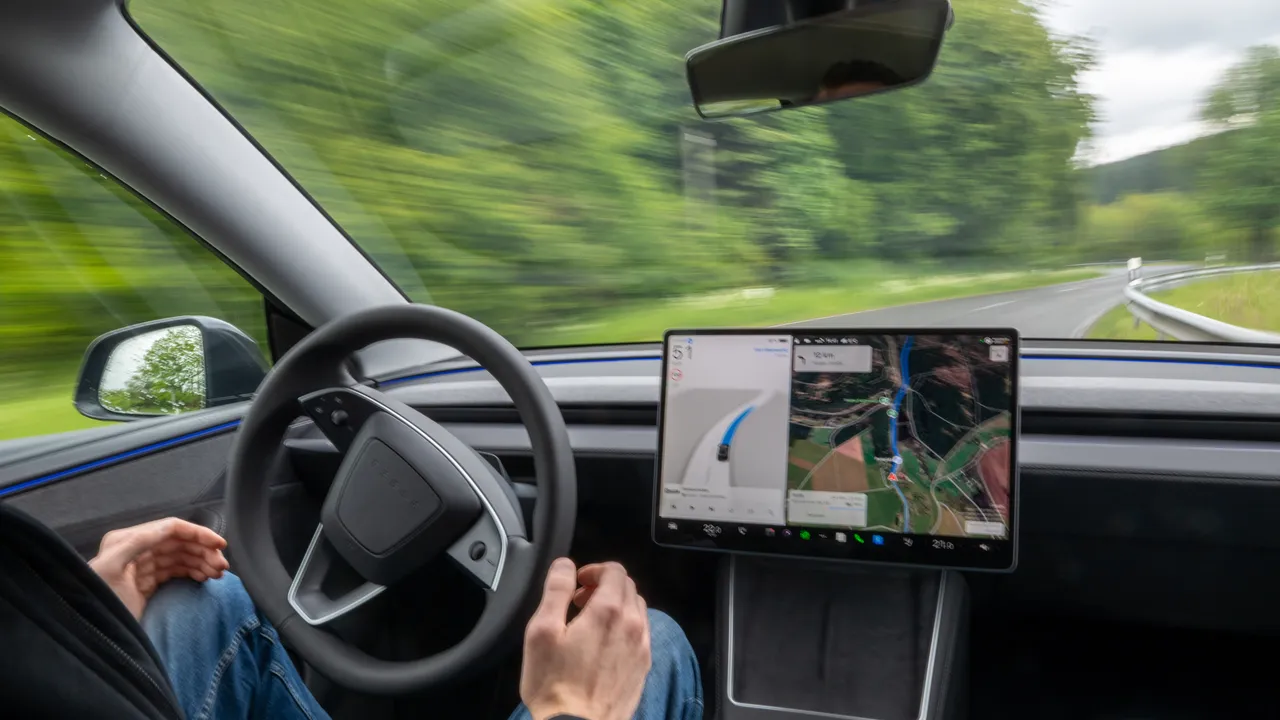 Tesla e la Guida Autonoma: La Rivoluzione in Europa e l’Arrivo in Italia!