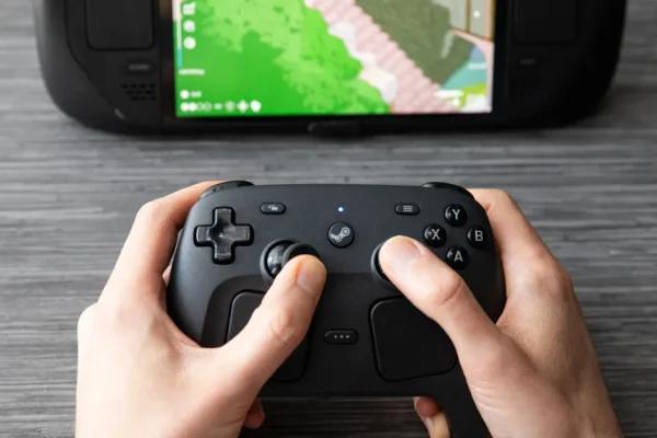 Valve combatte i rivenditori abusivi del Steam Controller con un innovativo sistema di prenotazioni