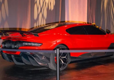 La superauto a razzo di Dreame accelera da 0 a 100 km/h in 0,9 secondi con un semplice comando!