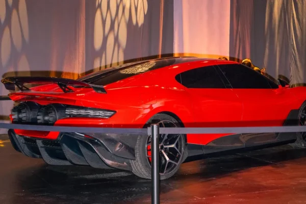 La superauto a razzo di Dreame accelera da 0 a 100 km/h in 0,9 secondi con un semplice comando!