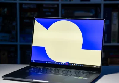 Il laptop di punta di Samsung: un inquietante clone del MacBook Pro