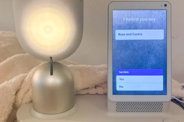 ElliQ: il sorprendente robot companion che aiuta gli anziani