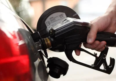 Accise sul carburante: il governo pronto a bloccare i prezzi alla pompa? Scopri la nuova proroga!