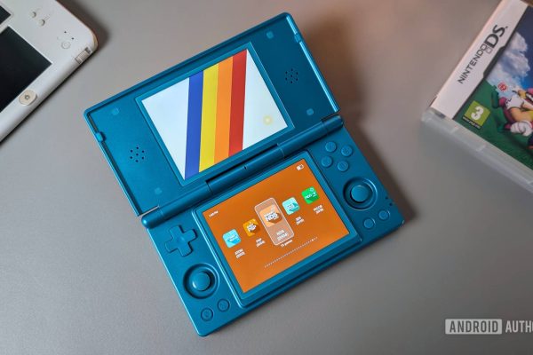 Questo handheld Android a doppio schermo sotto i 100€ ora supporta Linux!