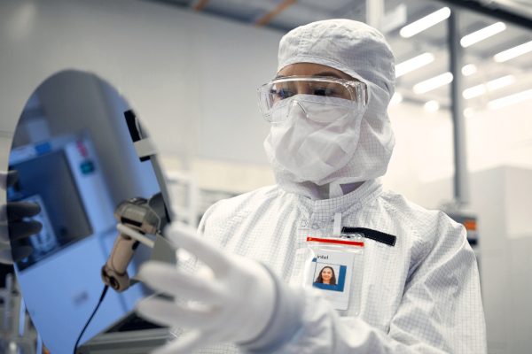 Accordo Preliminare tra Apple e Intel per Nuovi Chip di Ultima Generazione, Secondo il WSJ