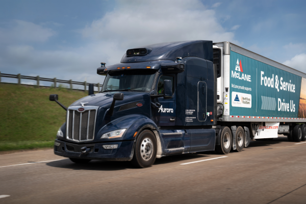 Aurora sigla accordo con McLane per gestire rotte di camion senza conducente in Texas