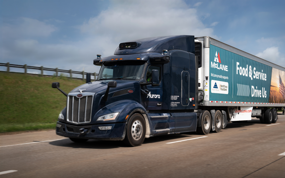 Aurora sigla accordo con McLane per gestire rotte di camion senza conducente in Texas