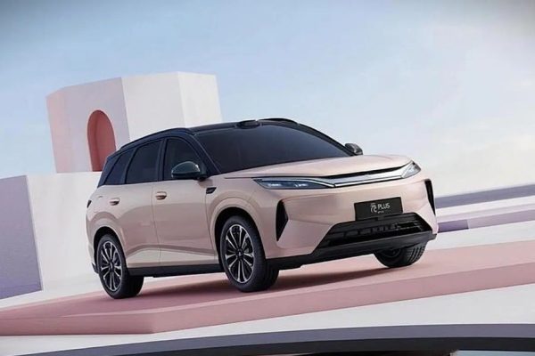 BYD Atto 3: il debutto con 630 km di autonomia e ricarica fulminea!