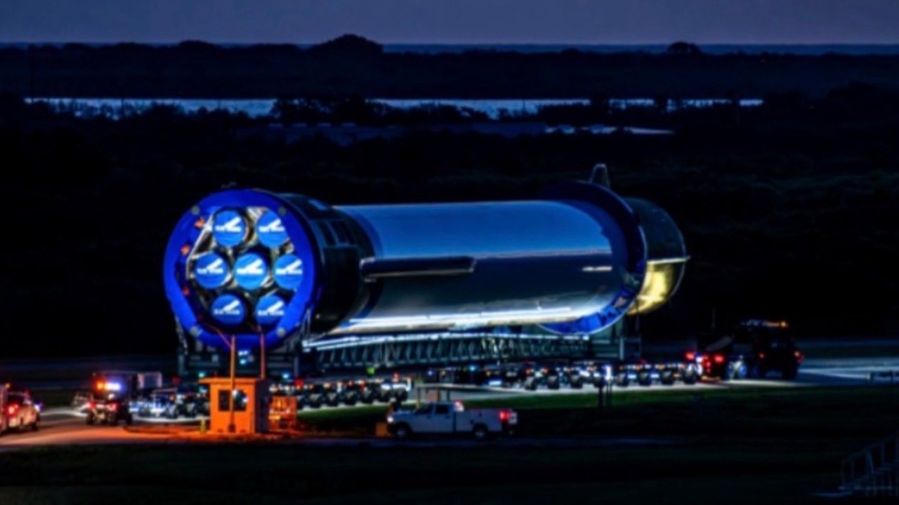 Blue Origin svela i due booster di New Glenn e si prepara per un lancio mozzafiato