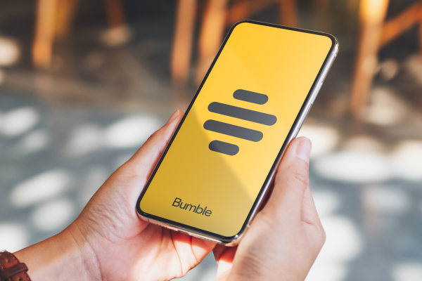 Bumble: Calo degli Utenti Paganti mentre si Prepara a una Rivoluzione Imperdibile
