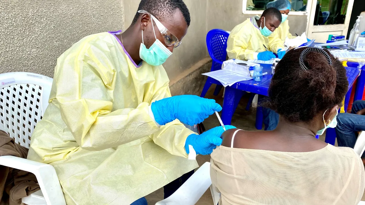 Ebola: l’OMS valuta vaccini sperimentali per fronteggiare il focolaio in Congo
