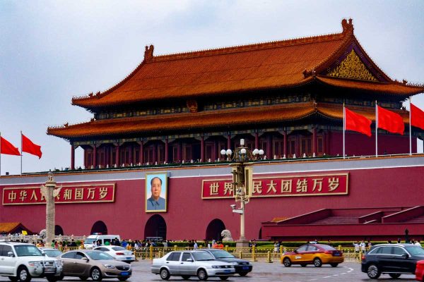In Cina, viaggio all’estero per esperti di AI solo con permesso speciale