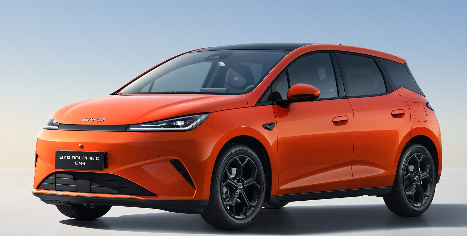 BYD svela la Dolphin G DM-i: l’ibrida plug-in compatta ideale per l’Europa