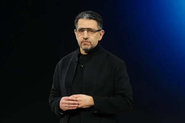 Panos Panay di Amazon svela i nuovi rumor sul telefono Fire