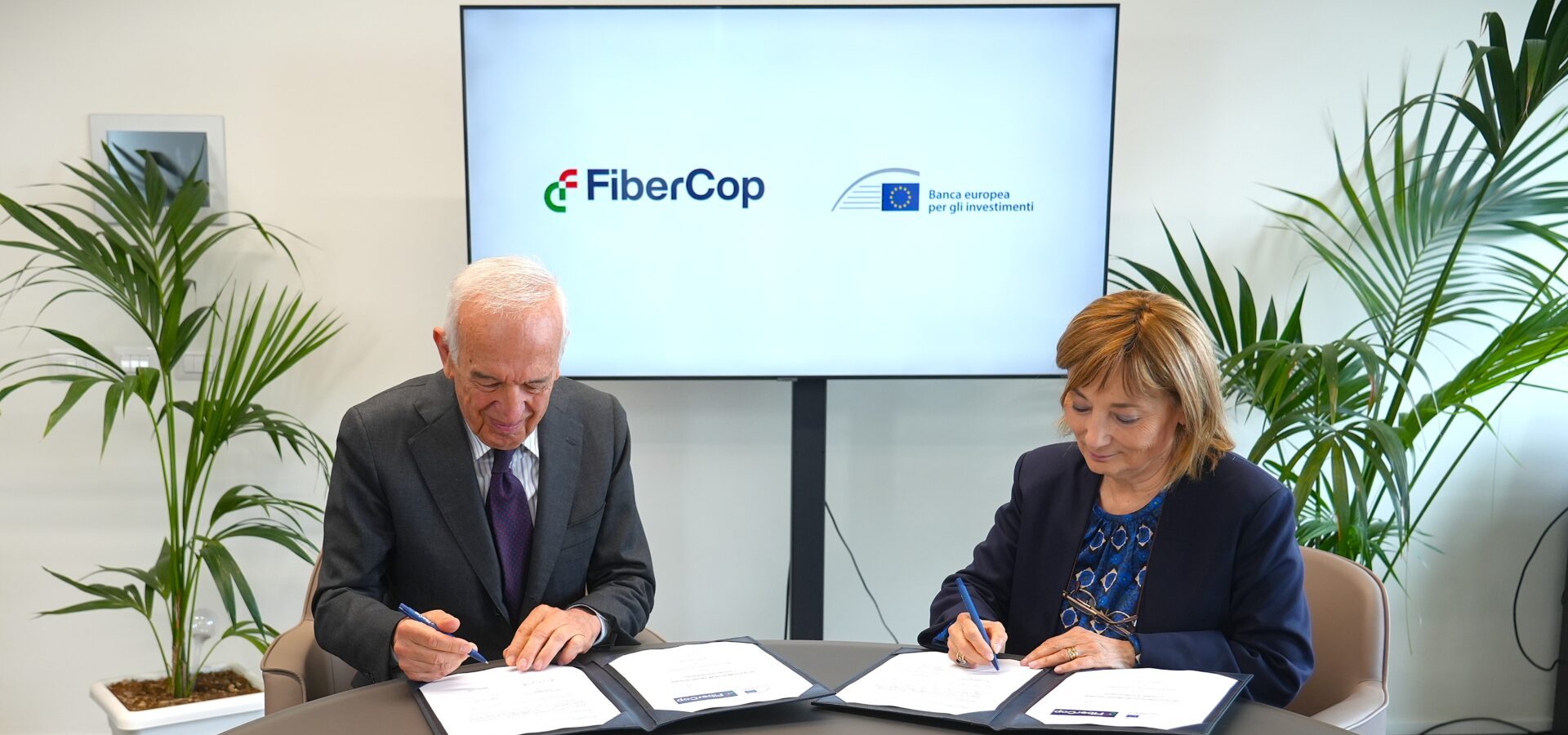 Banda Ultralarga: FiberCop Riceve 1 Miliardo di Finanziamenti dalla BEI