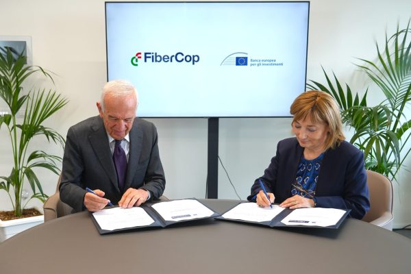 Banda Ultralarga: FiberCop Riceve 1 Miliardo di Finanziamenti dalla BEI