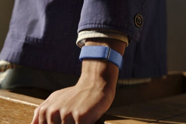 Fitbit Air: Batteria da una settimana e senza schermo a soli 99 euro!