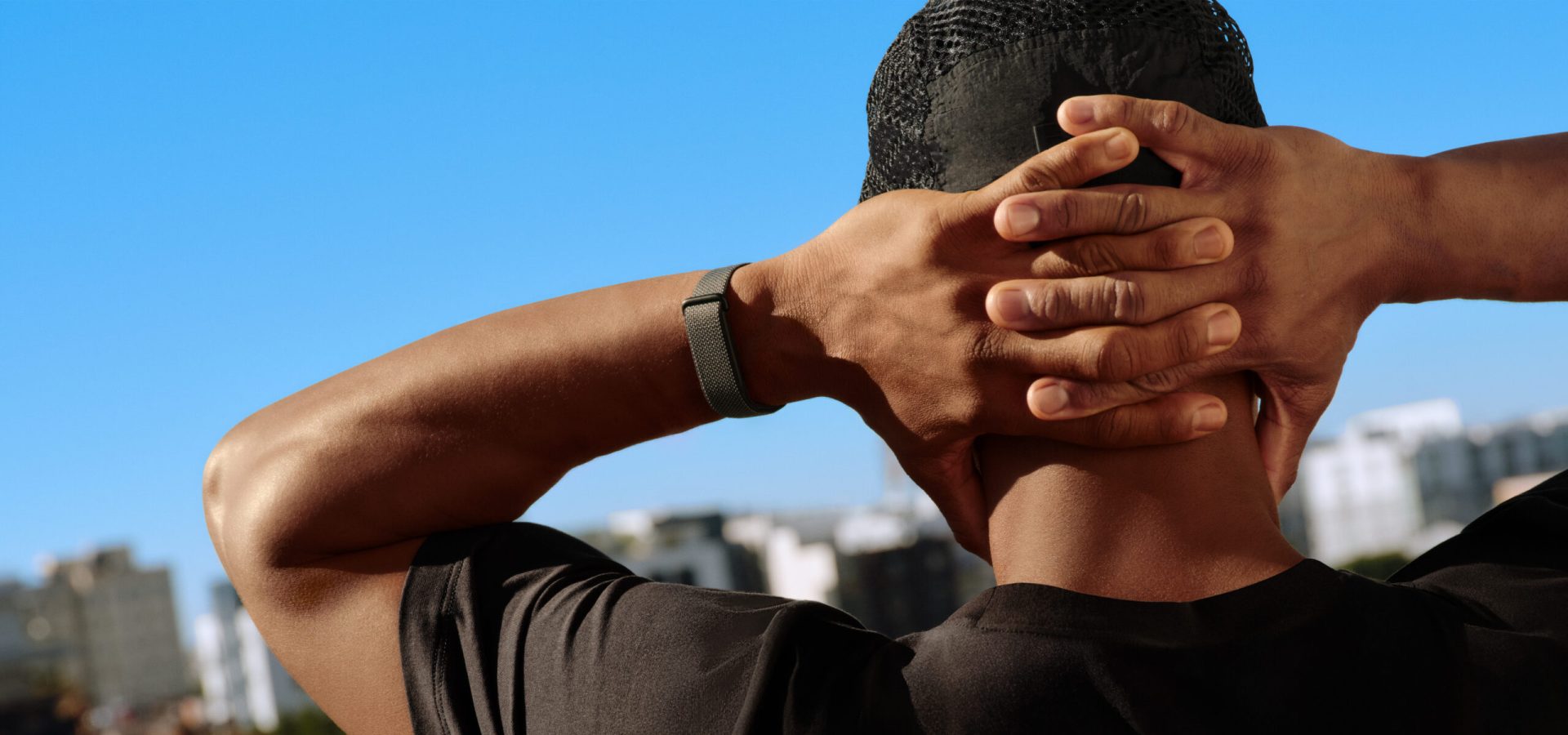 Google lancia Fitbit Air: un tracker senza schermo a soli 99$ con vibrazioni da WHOOP