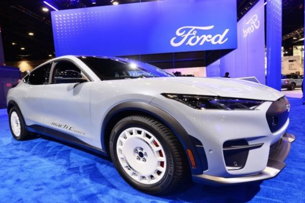 Ford potrebbe cedere parte dello stabilimento di Valencia a Geely: gli sviluppi da seguire