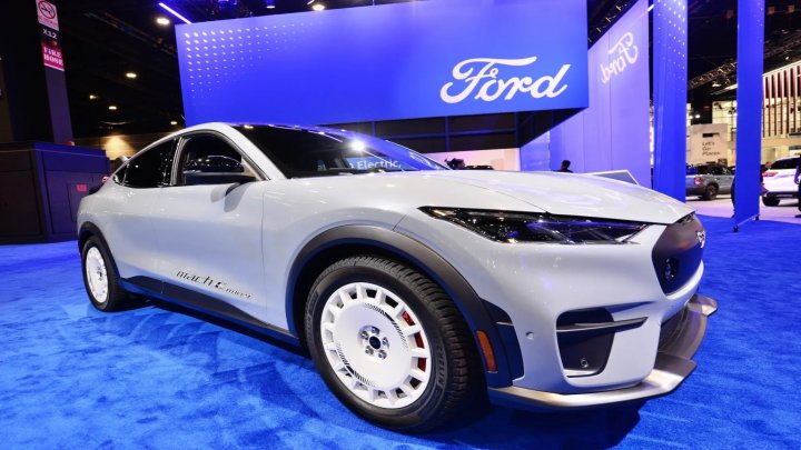 Ford potrebbe cedere parte dello stabilimento di Valencia a Geely: gli sviluppi da seguire