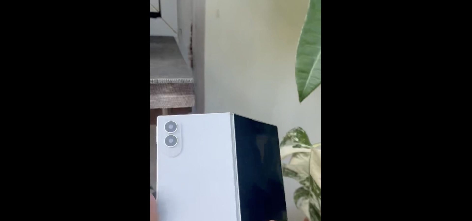 Scopri il Galaxy Z Fold 8 Wide: ecco in anteprima il modello non funzionante!