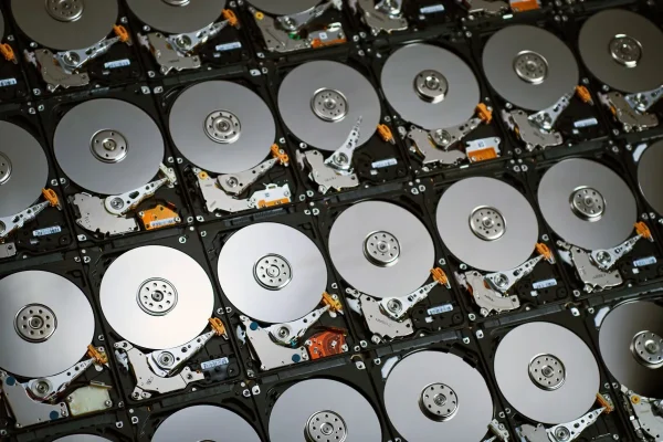 Ecco come appaiono i principali “banchi dei malware” del mondo impilati come hard disk.