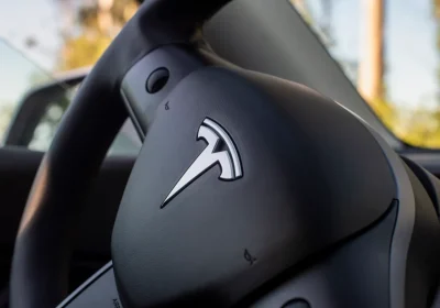 Il software Full Self-Driving di Tesla conquista l’Europa