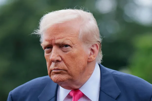 Trump rinvia l’ordine esecutivo sulla sicurezza dell’AI: “Non voglio ostacolare il progresso”