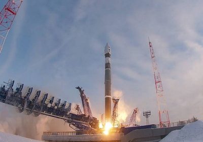 I satelliti spia russi Kosmos 2581, 2582 e 2583 eseguono manovre orbitali misteriose