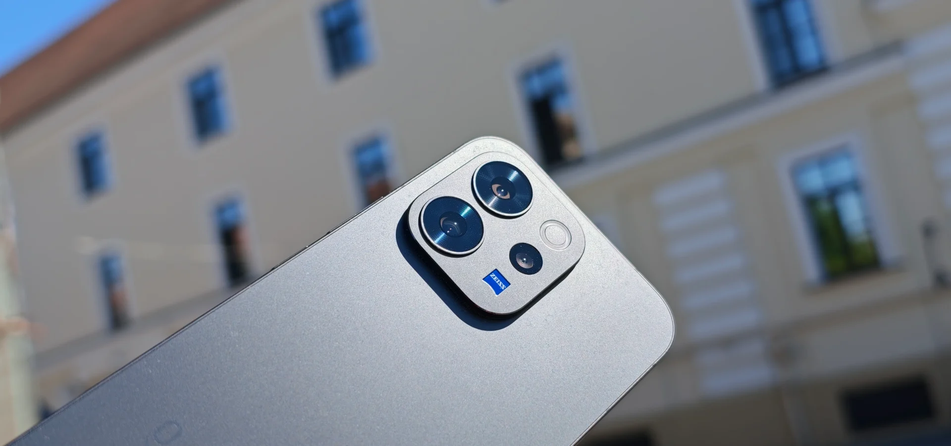 Dopo un mese con il Vivo V70, il mio vecchio smartphone sembra un lontano ricordo