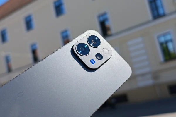 Dopo un mese con il Vivo V70, il mio vecchio smartphone sembra un lontano ricordo