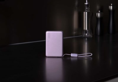 La power bank ultra-sottile di INIU: ricarica wireless da 25W finalmente disponibile