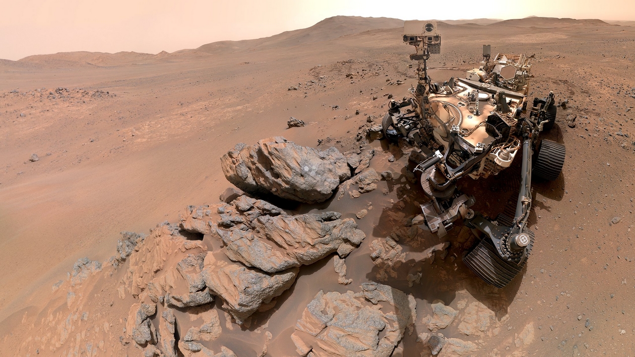 Il rover NASA Perseverance si fa un selfie su Marte: continua l’esplorazione del Pianeta Rosso