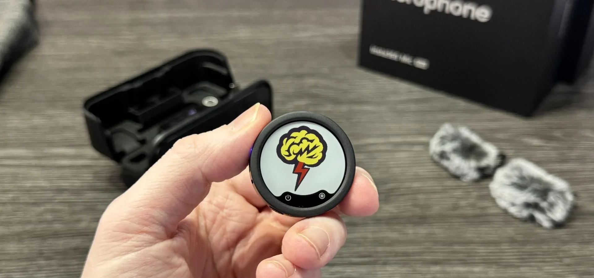 Recensione Insta360 Mic Pro: Il Microfono Innovativo con Display e-Ink