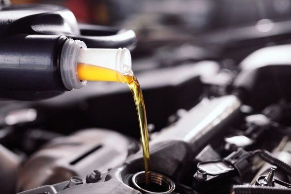 Olio Motore: Scorte a Rischio di Esaurimento Imminente!