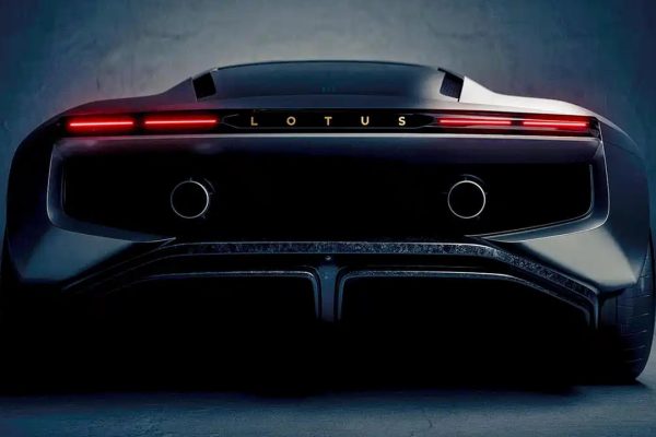Lotus Ritorna: Ace V8 con Motore Centrale Dopo 22 Anni!