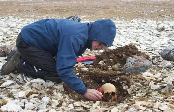 L’analisi del DNA rivela l’identità di quattro marinai della spedizione di Franklin su Erebus e Terror