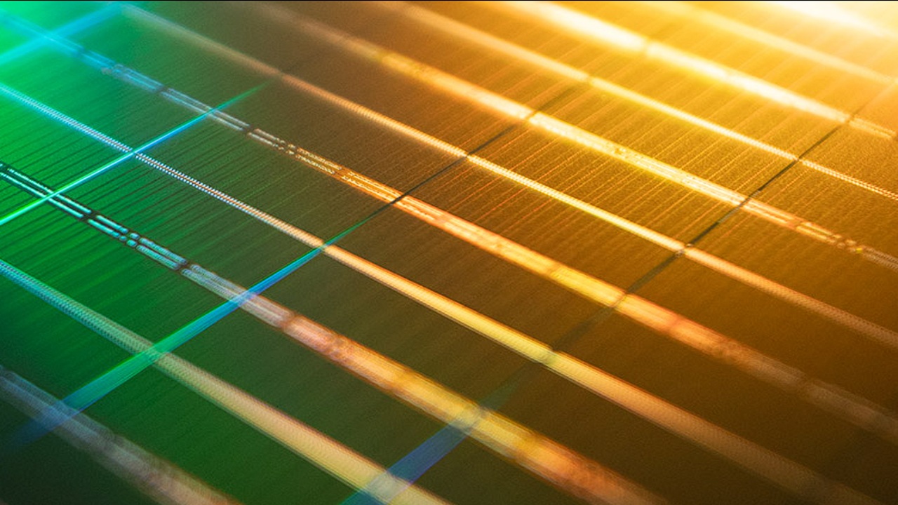 Micron svela la nuova era della memoria server: DDR5 a 9200 MT/s e moduli da 256 GB