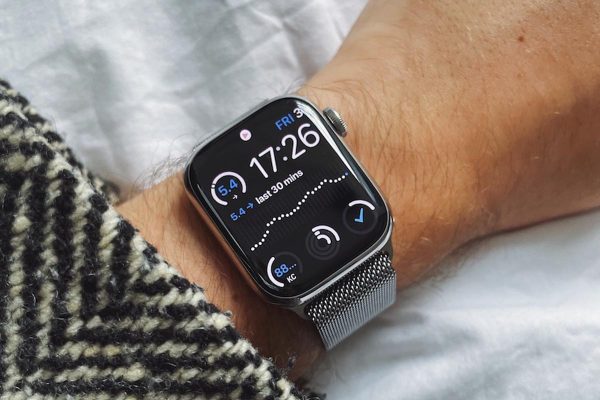 Apple Watch: Cupertino Prosegue con il Monitoraggio Non Invasivo della Glicemia