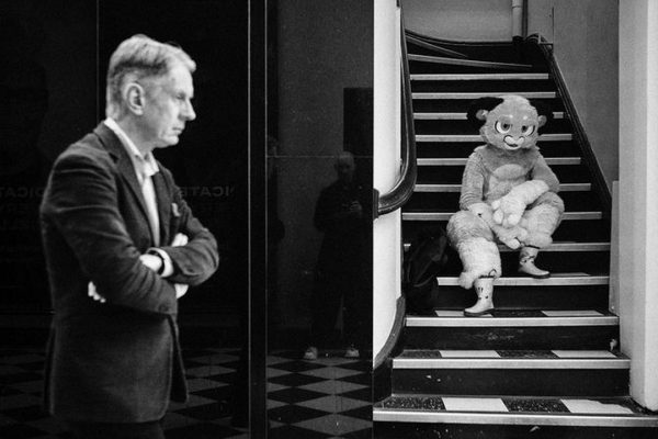 Mostra Fotografica “A Street Diary”: Le Immagini Inedite di Phil Penman alla Leica Galerie Milano
