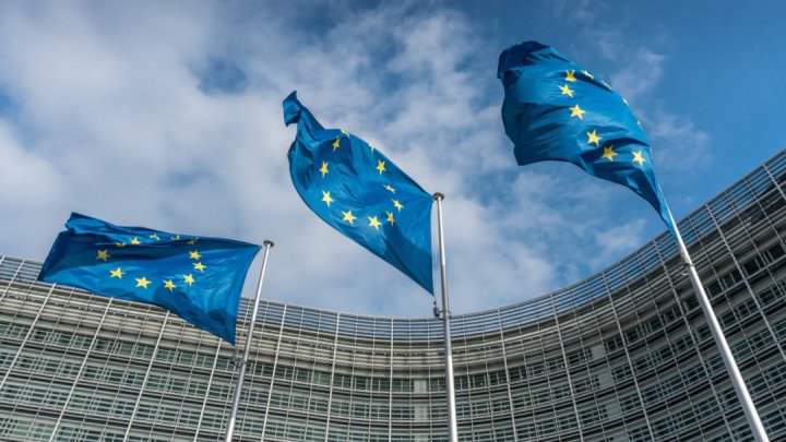 Nuove Direttive UE sull’Intelligenza Artificiale: Obbligo di Filigrana e Divieto Totale di Deep Fake Sessuali