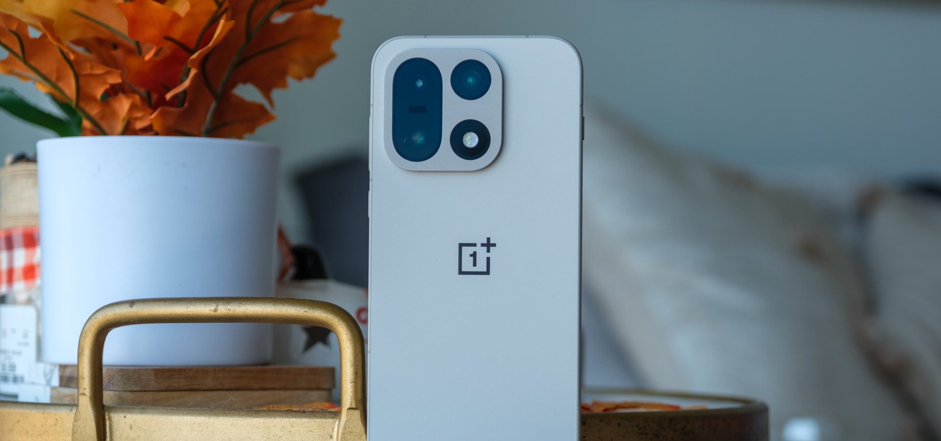 OnePlus 16: Potenza da 9.000mAh, Telecamera da 200MP e Novità Imperdibili