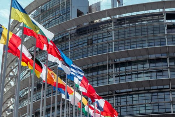 Cyberbullismo: il Parlamento UE richiede sanzioni per le piattaforme digitali