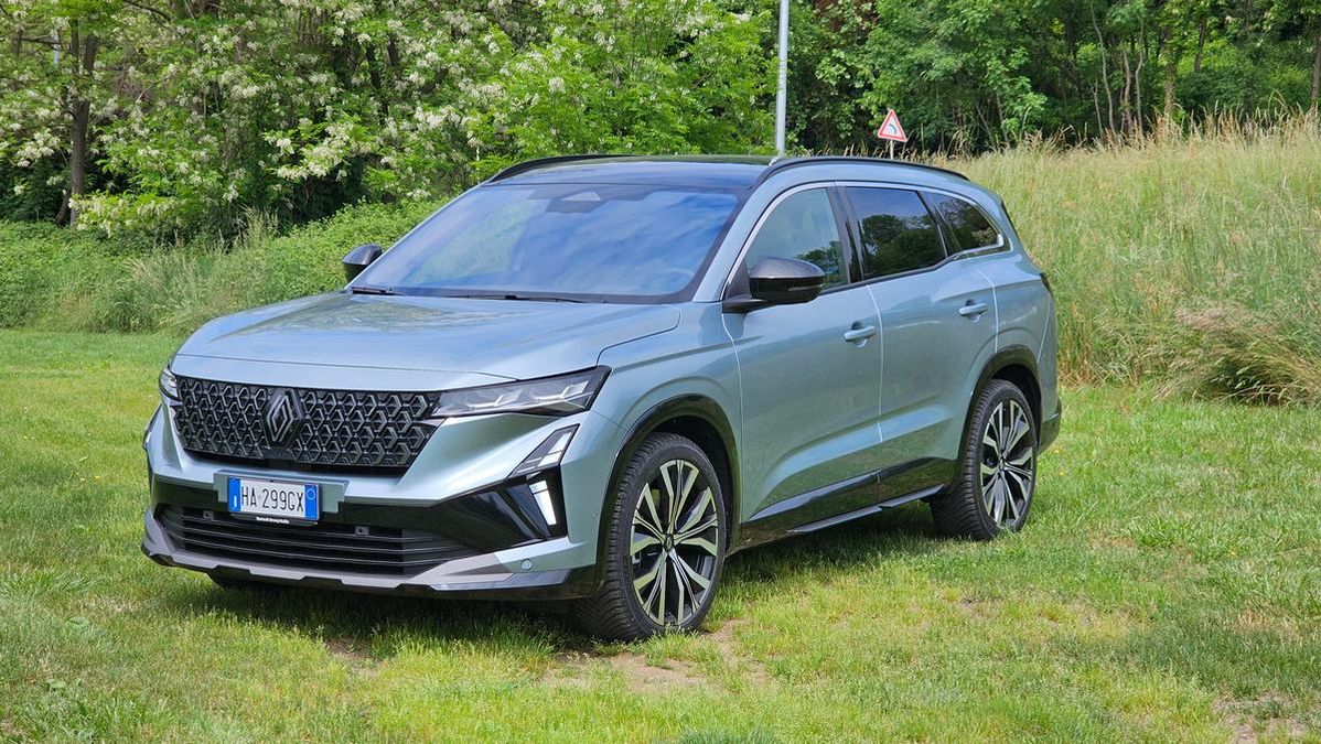 Nuova Renault Espace Full Hybrid: Versatilità da 5 a 7 Posti e Prestazioni Eccellenti – Scopri il Video!