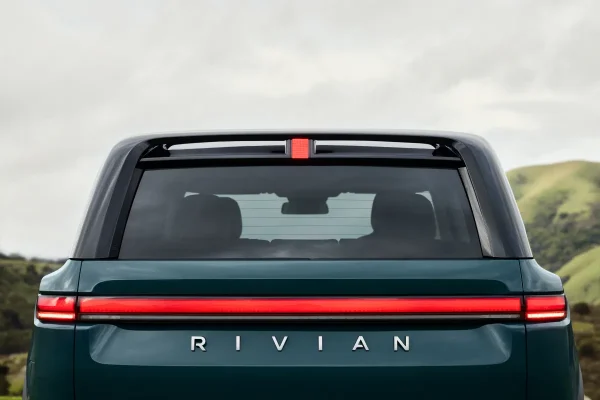 Volkswagen diventa il principale azionista di Rivian, superando Amazon