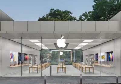 Tre uomini accusati di dirottamento a mano armata di un furgone con $1,2 milioni di attrezzatura Apple